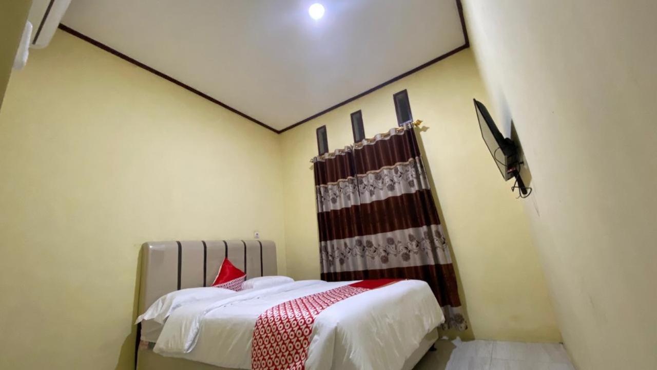 Oyo 3050 Hotasi Seaview Syariah Hotel Anyer Exterior photo